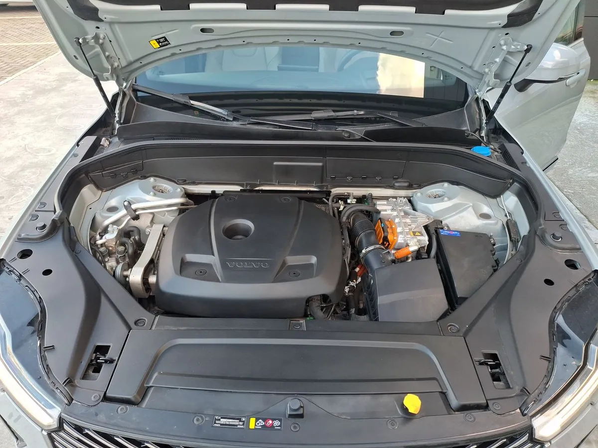 Volvo Xc90 2.0 T8 Plus Hibrido Awd At 5p año 2026