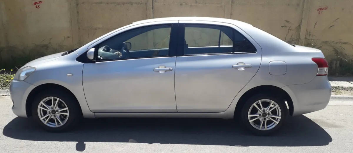 TOYOTA YARIS 1.5 Sedan Gli Mt año 2007