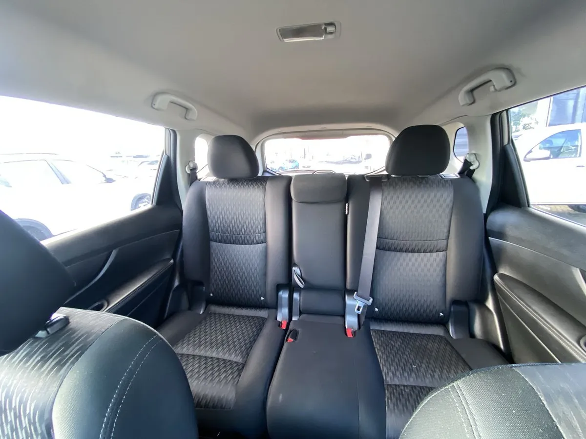 Nissan X-Trail 2.5 Sense 4x2 2row Cvt At 5p año 2023
