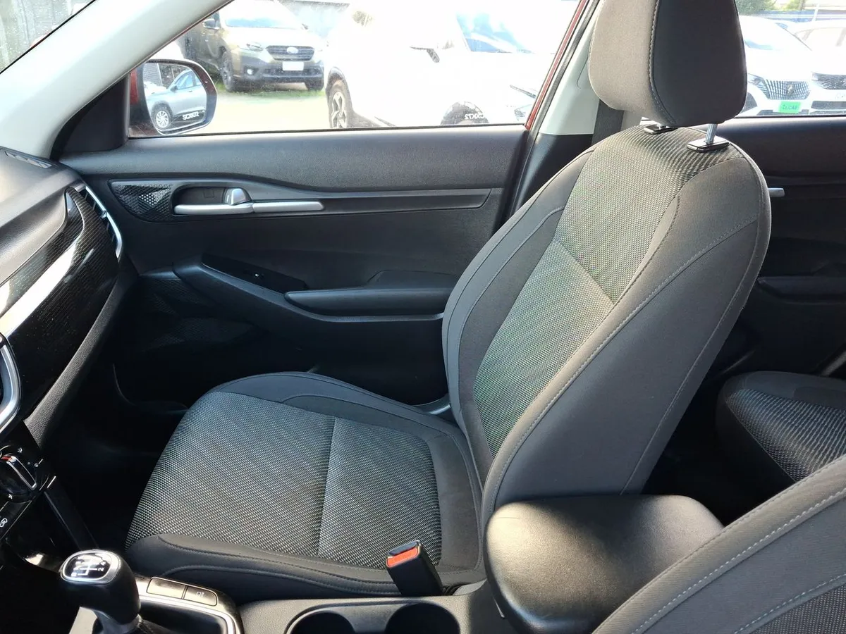 Kia Seltos 1.6 Ex 4x2 6mt 5p año 2022