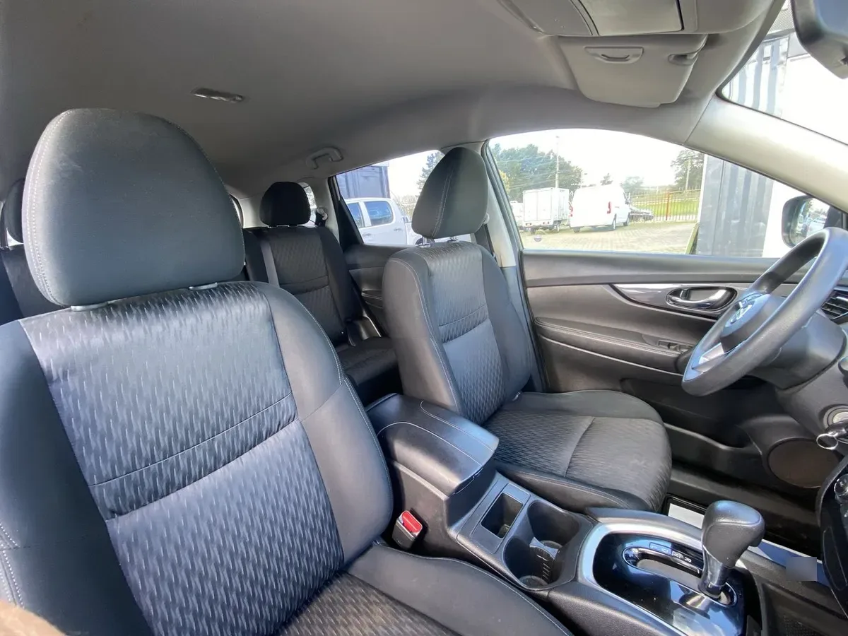 Nissan X-Trail 2.5 Sense 4x2 2row Cvt At 5p año 2023