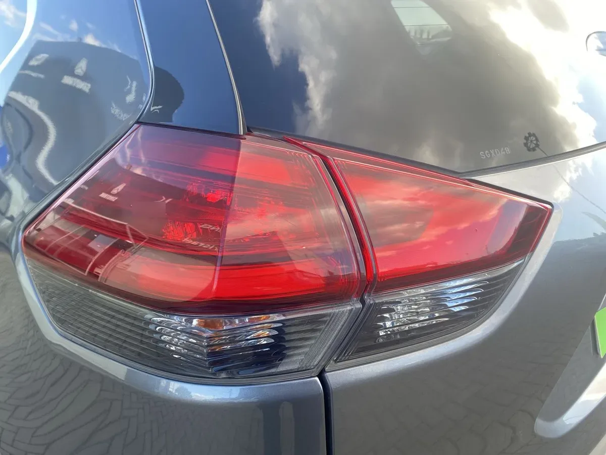 Nissan X-Trail 2.5 Sense 4x2 2row Cvt At 5p año 2023