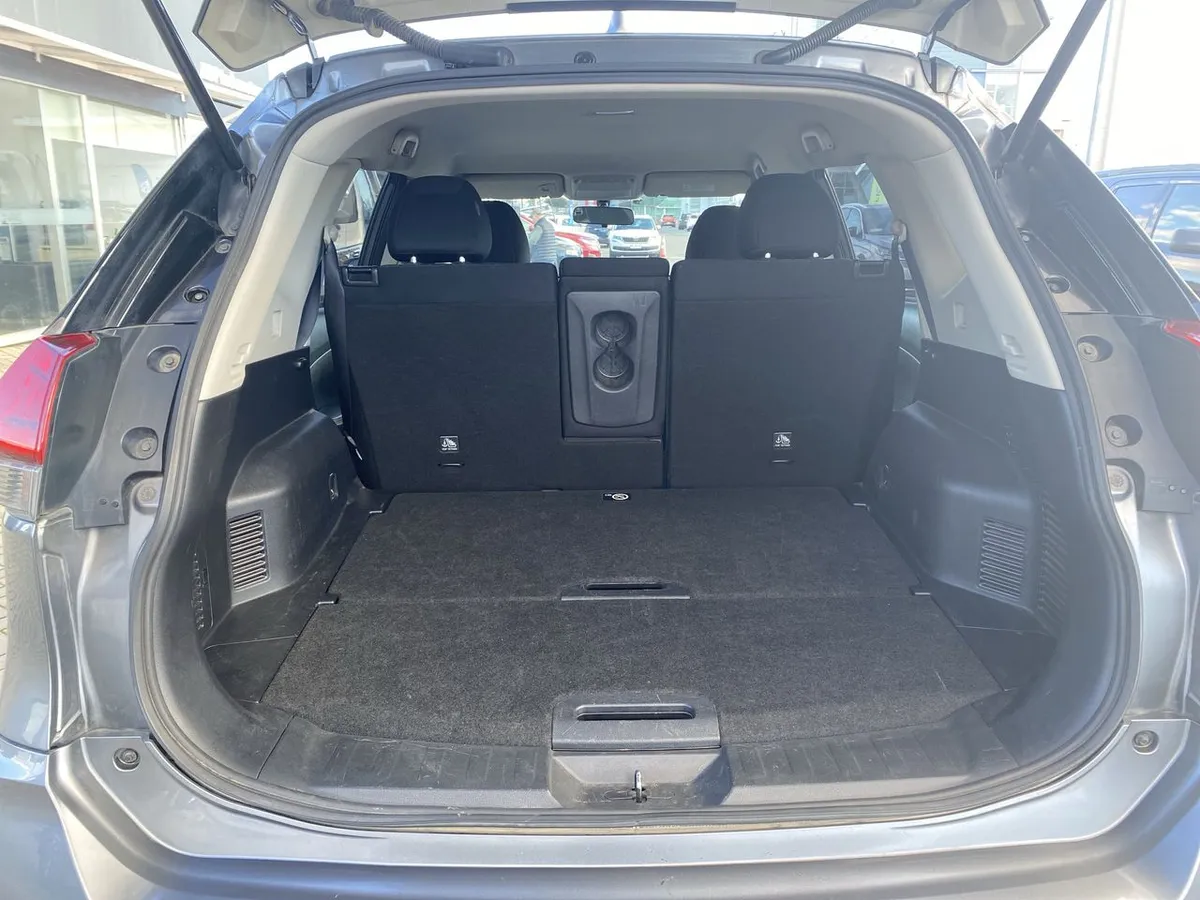 Nissan X-Trail 2.5 Sense 4x2 2row Cvt At 5p año 2023
