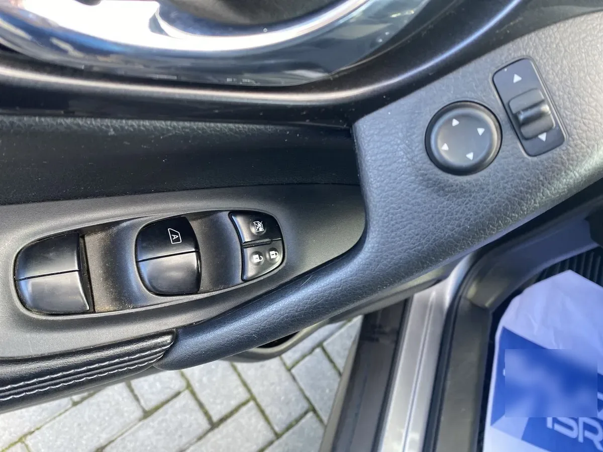 Nissan X-Trail 2.5 Sense 4x2 2row Cvt At 5p año 2023