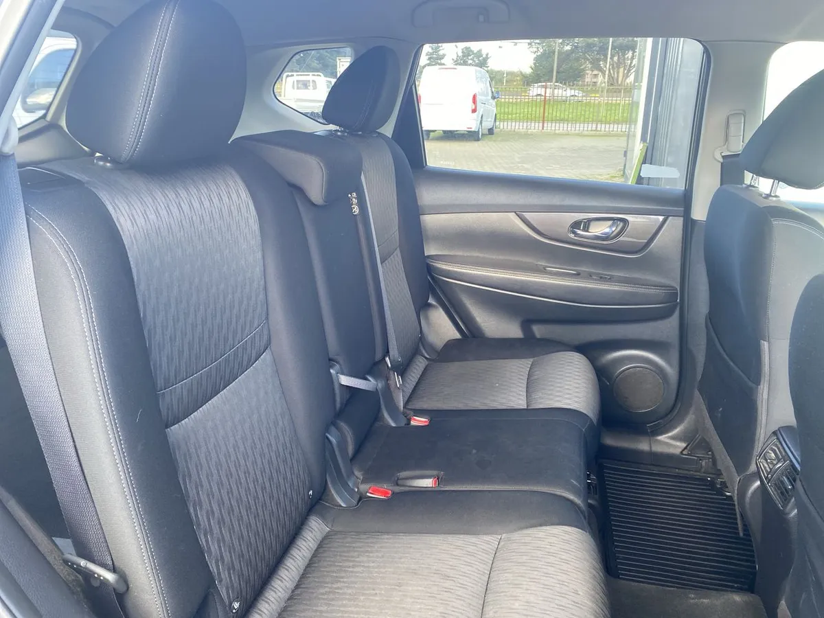 Nissan X-Trail 2.5 Sense 4x2 2row Cvt At 5p año 2023