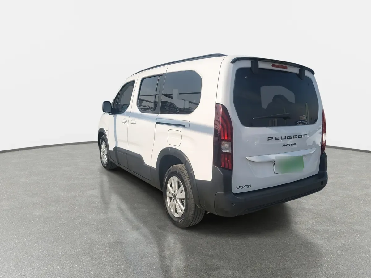 Peugeot Rifter 1.2 Mca Allure Puretech 130 4x2 Eat8 5p año 2026