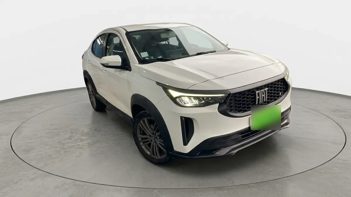 Fiat Fastback 1.0 Drive 4x2 Cvt At 5p año 2024