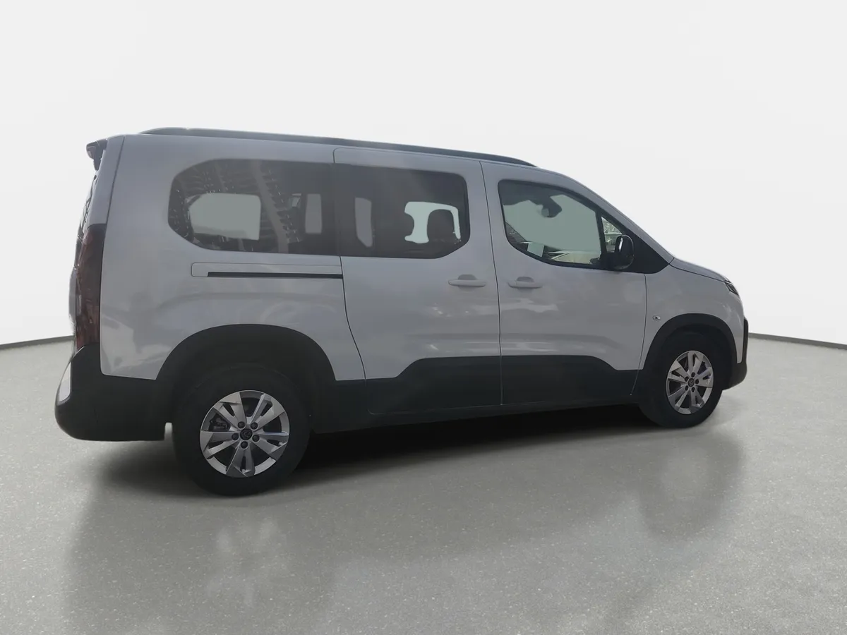 Peugeot Rifter 1.2 Mca Allure Puretech 130 4x2 Eat8 5p año 2026