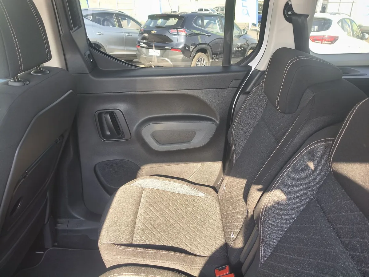 Peugeot Rifter 1.2 Mca Allure Puretech 130 4x2 Eat8 5p año 2026