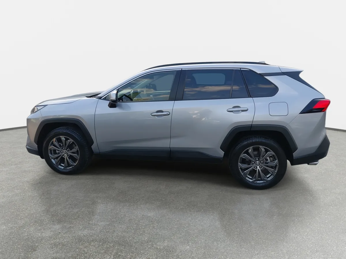 Toyota Rav 4 2.0 Xle 4x2 Cvt At 5p año 2025