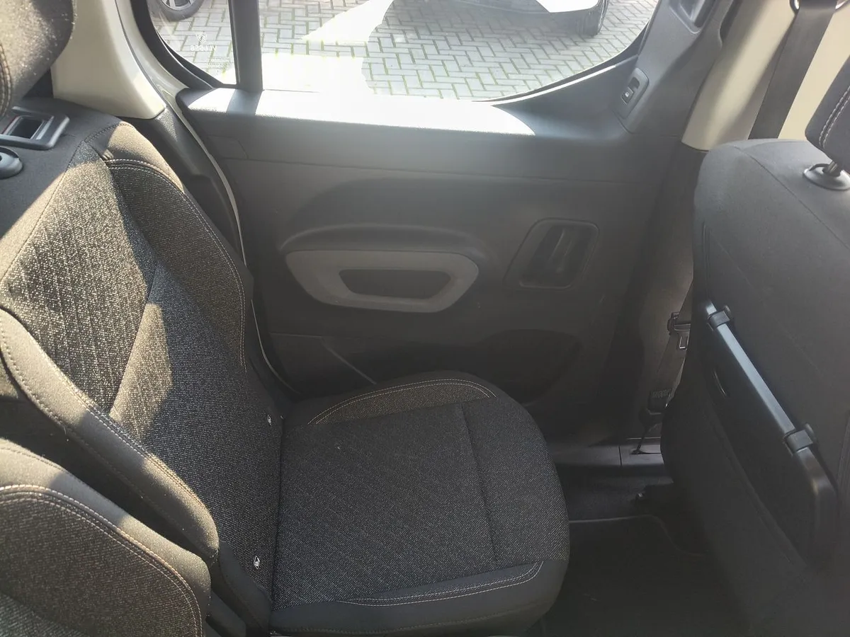 Peugeot Rifter 1.2 Mca Allure Puretech 130 4x2 Eat8 5p año 2026
