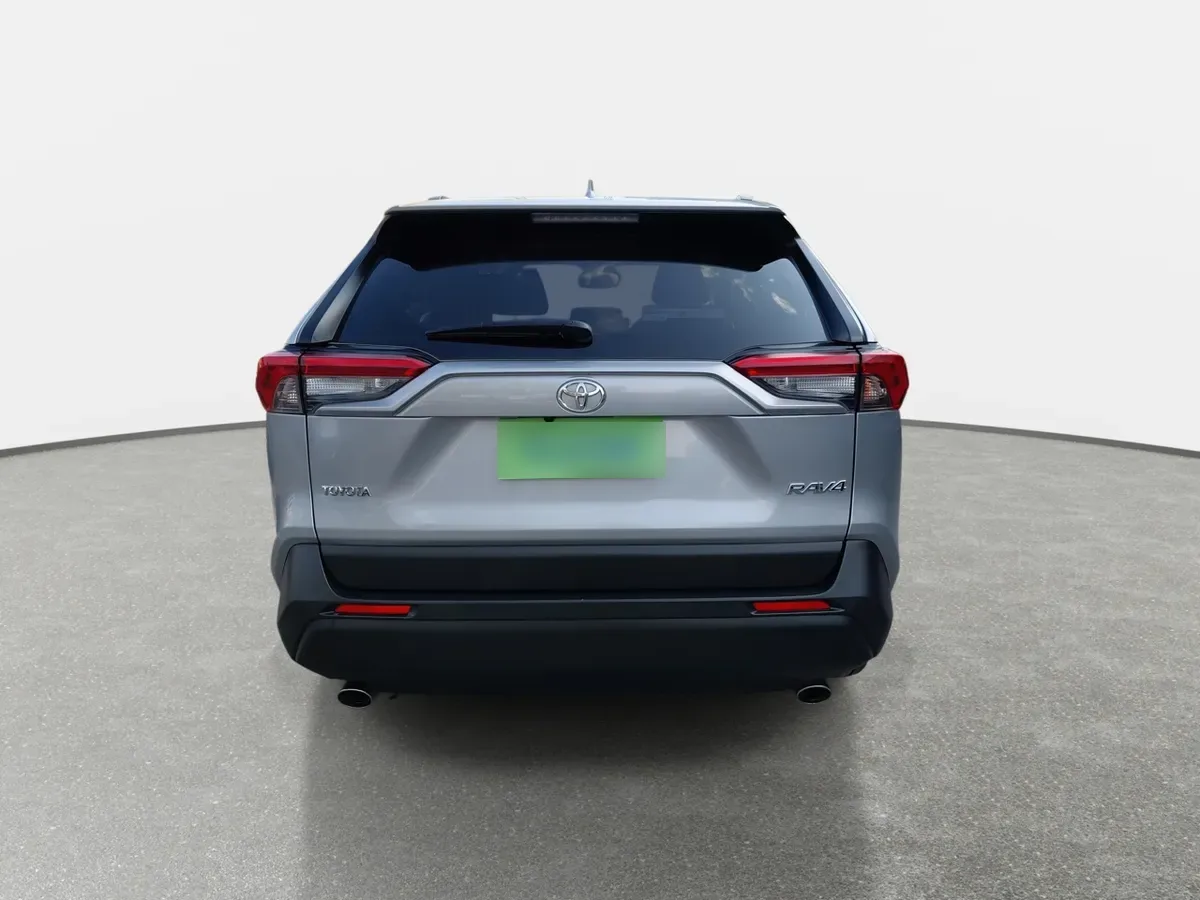 Toyota Rav 4 2.0 Xle 4x2 Cvt At 5p año 2025