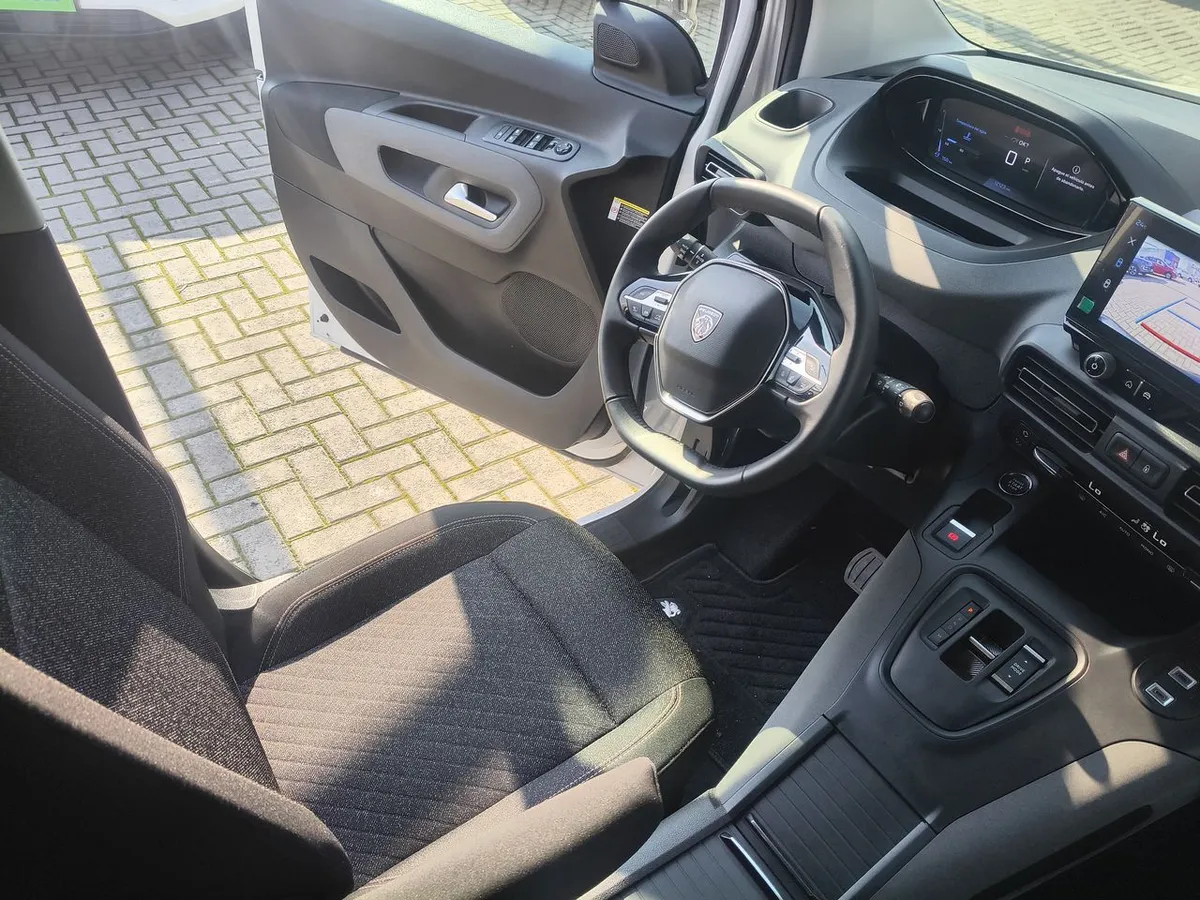 Peugeot Rifter 1.2 Mca Allure Puretech 130 4x2 Eat8 5p año 2026