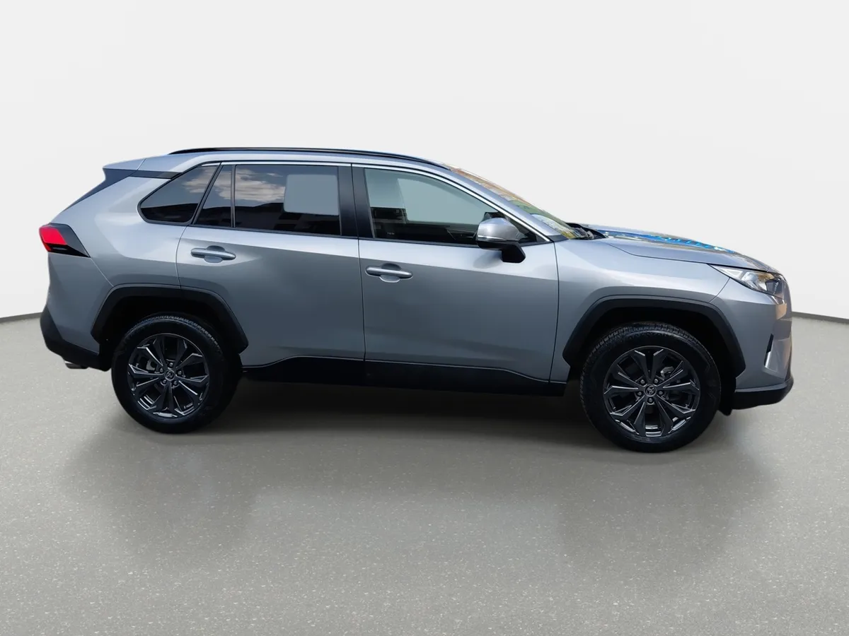 Toyota Rav 4 2.0 Xle 4x2 Cvt At 5p año 2025