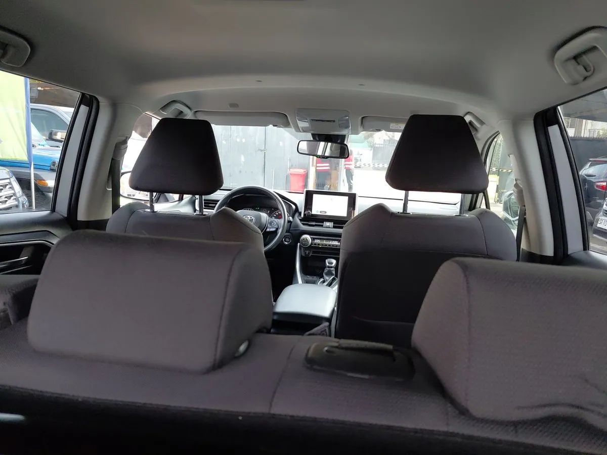 Toyota Rav 4 2.0 Xle 4x2 Cvt At 5p año 2025