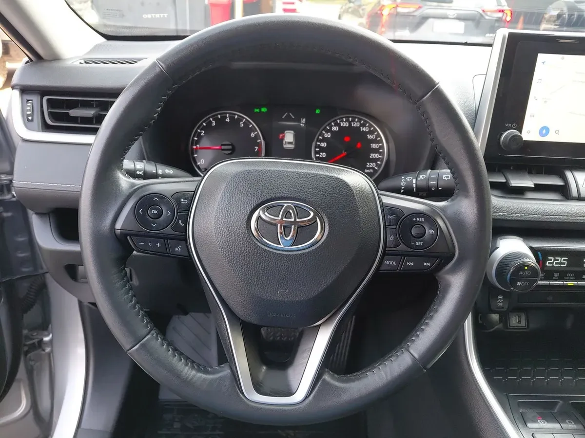 Toyota Rav 4 2.0 Xle 4x2 Cvt At 5p año 2025