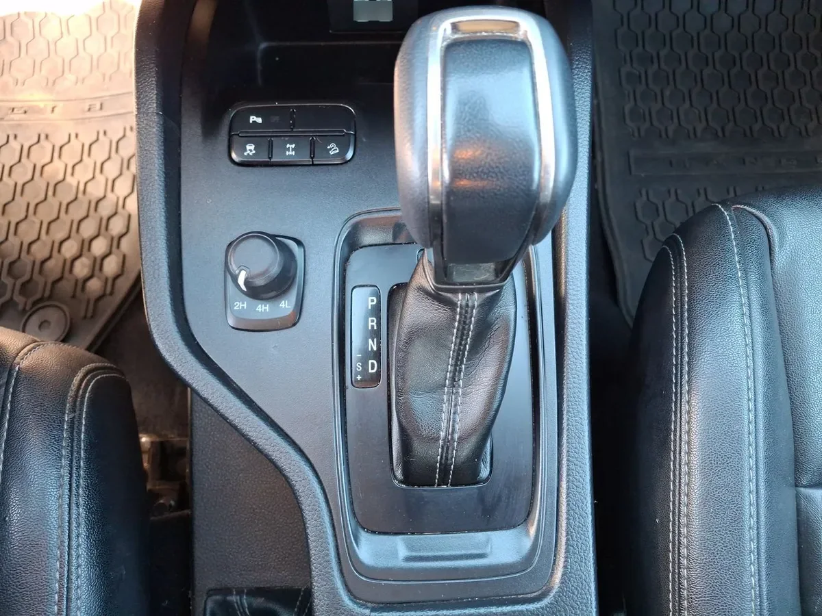 Ford Ranger 3.2 Ltd 4x4 Diesel Dob. Cab. At 4p año 2023
