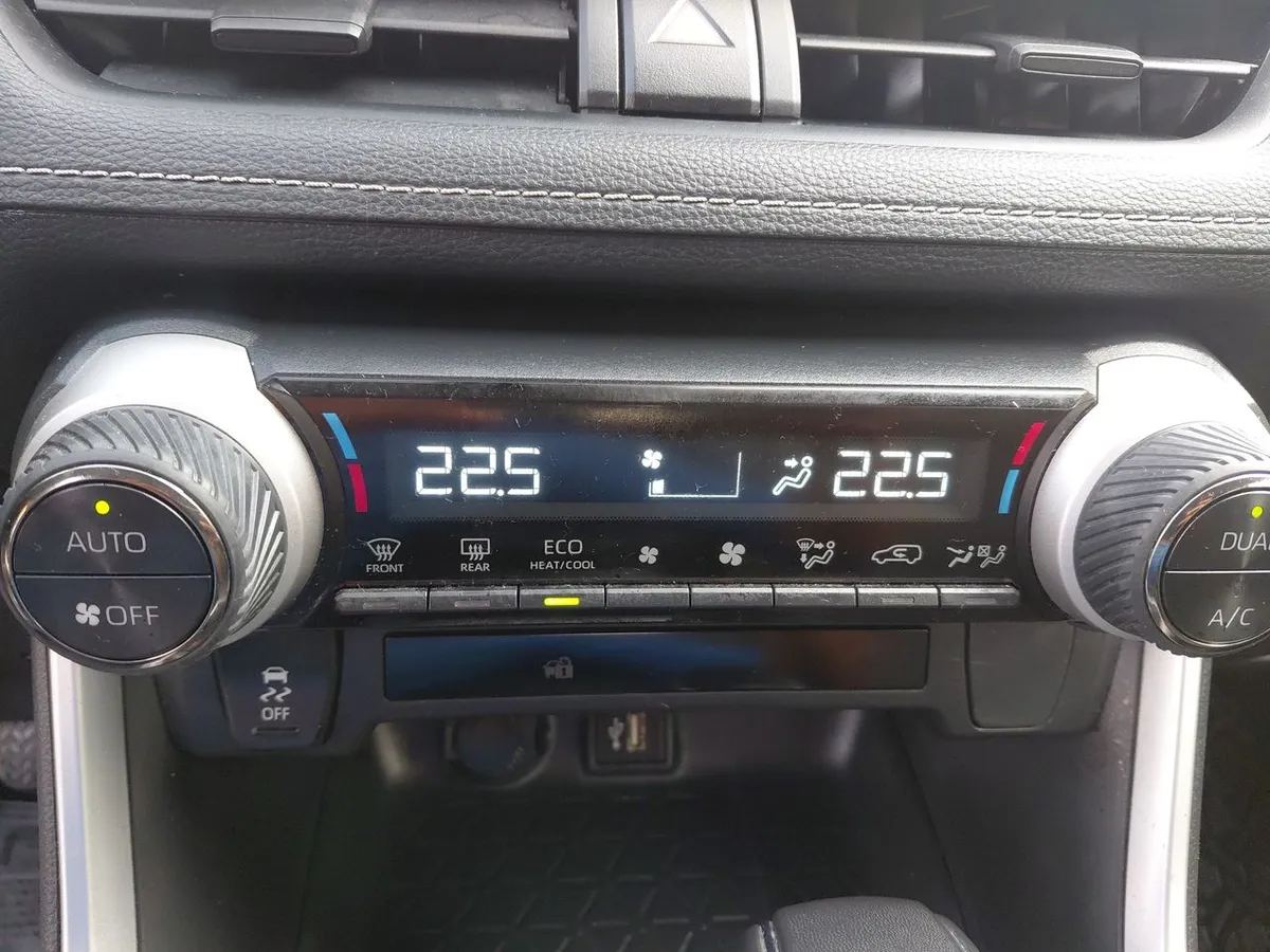 Toyota Rav 4 2.0 Xle 4x2 Cvt At 5p año 2025