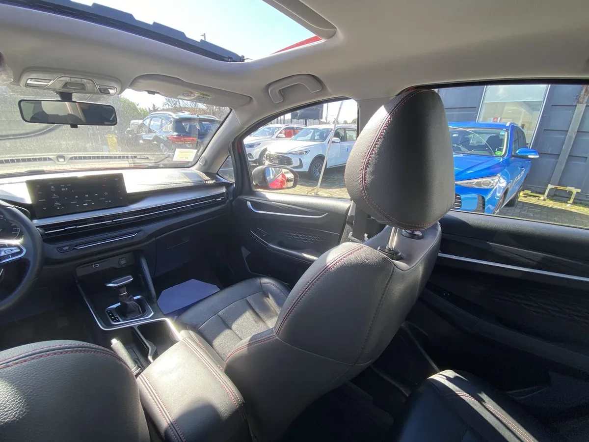Geely Gx3 Pro 1.5 Gf 4x2 Cvt At 5p año 2025