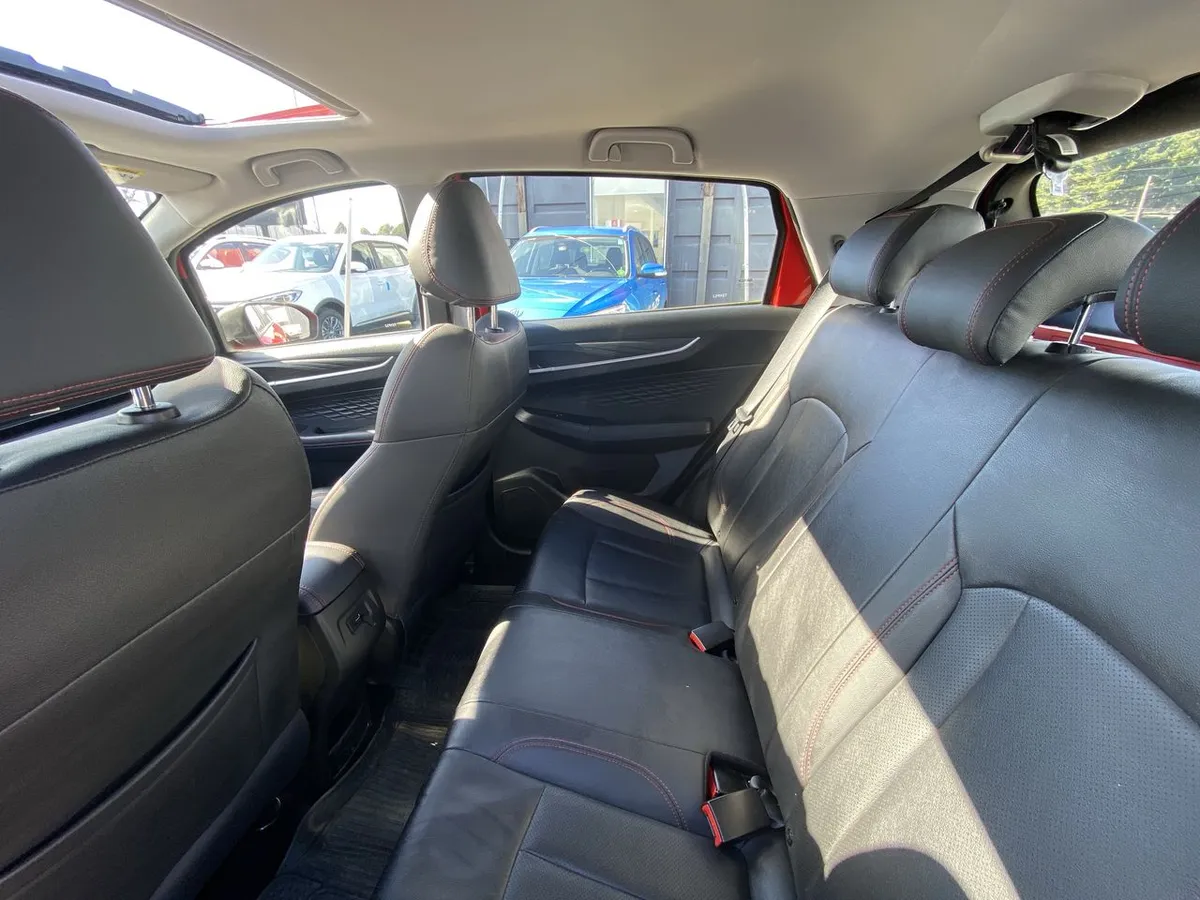 Geely Gx3 Pro 1.5 Gf 4x2 Cvt At 5p año 2025