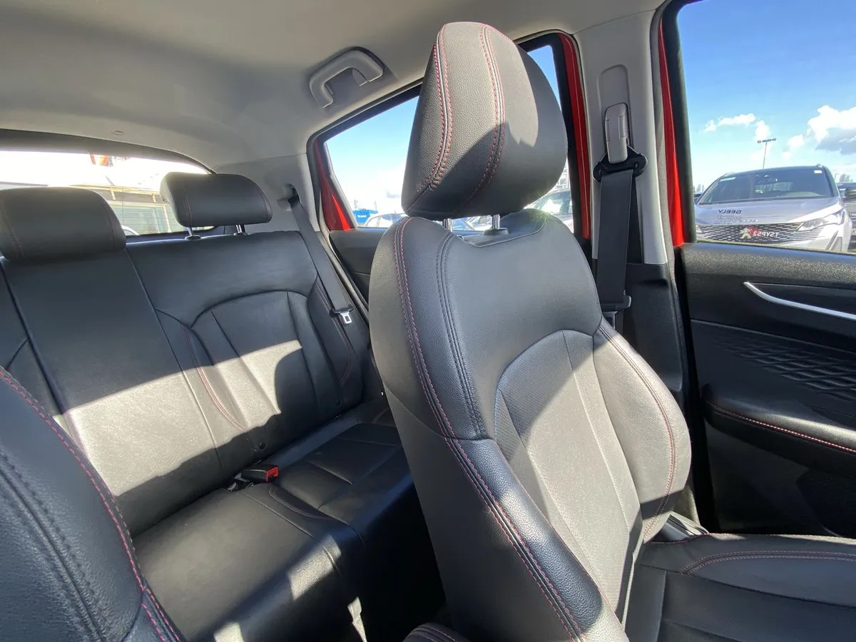 Geely Gx3 Pro 1.5 Gf 4x2 Cvt At 5p año 2025