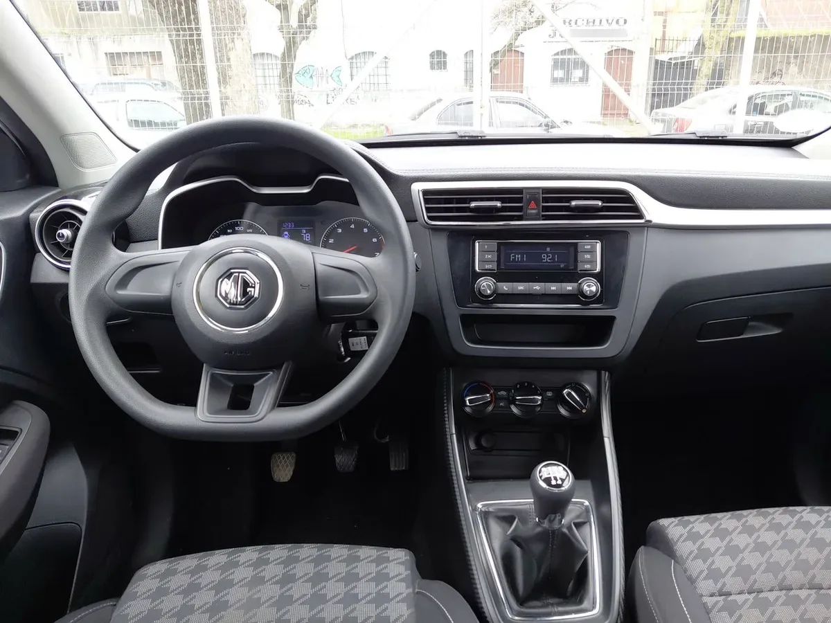 MG Mg Zs 1.5 Std 4x2 Mt 5p año 2024
