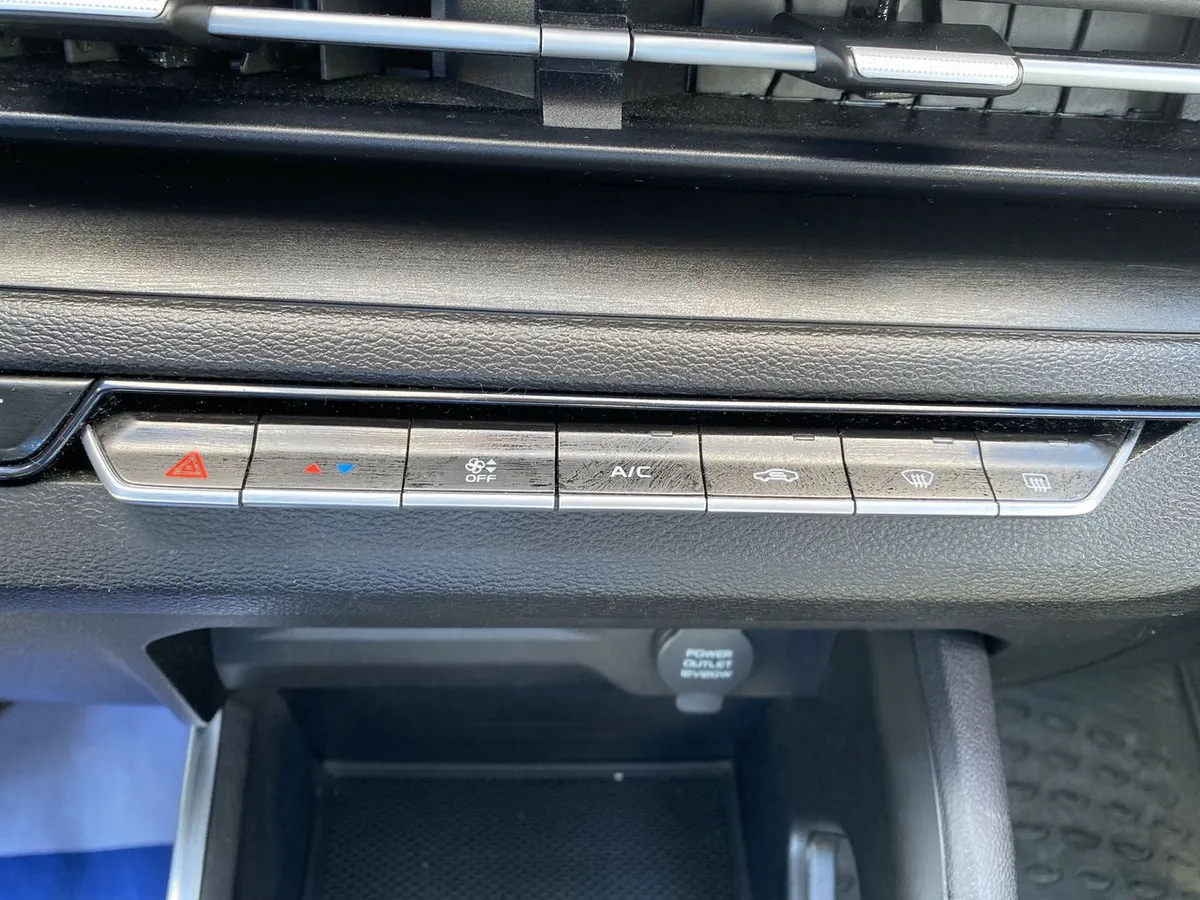 Geely Gx3 Pro 1.5 Gf 4x2 Cvt At 5p año 2025