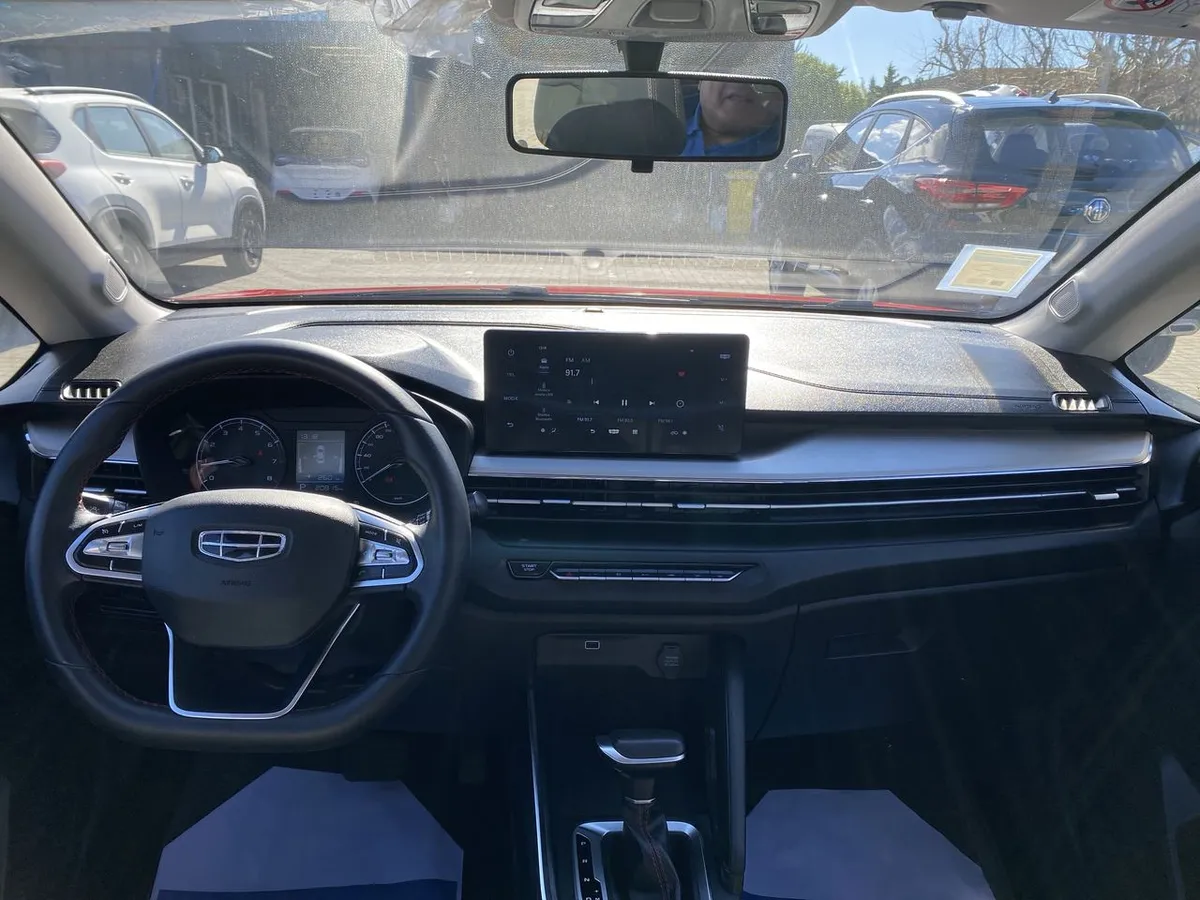 Geely Gx3 Pro 1.5 Gf 4x2 Cvt At 5p año 2025