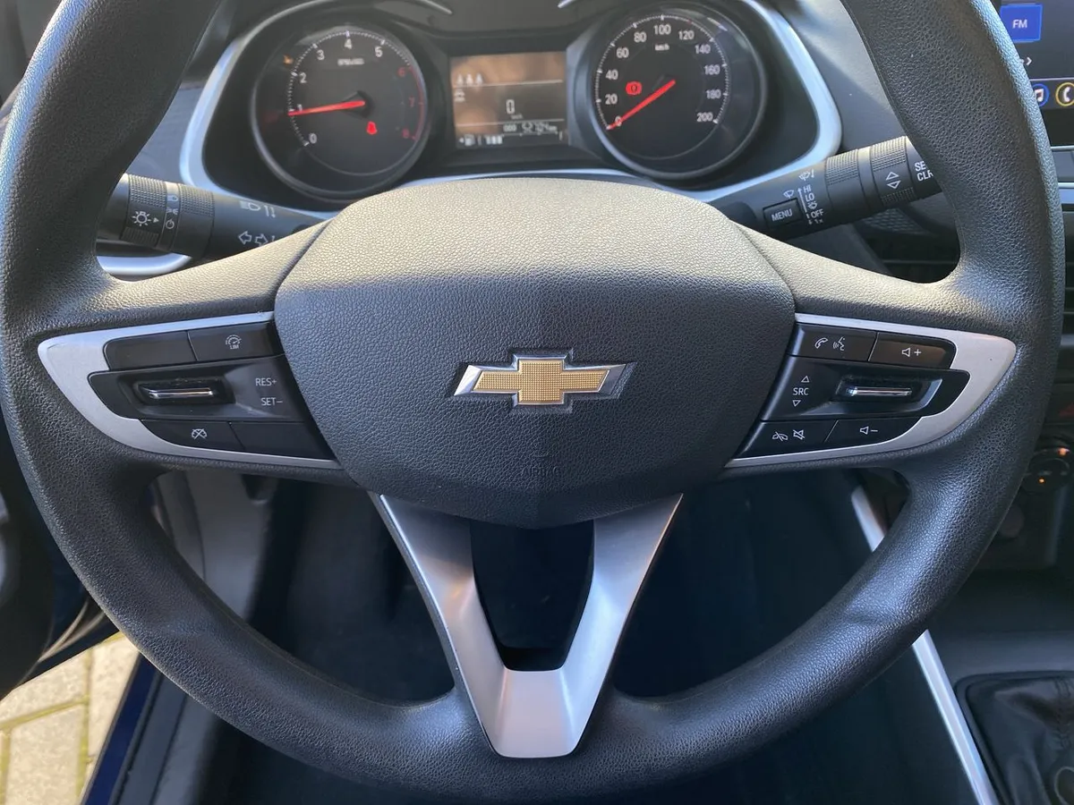 Chevrolet Onix 1.0t Lt 4x2 Mt 4p año 2022