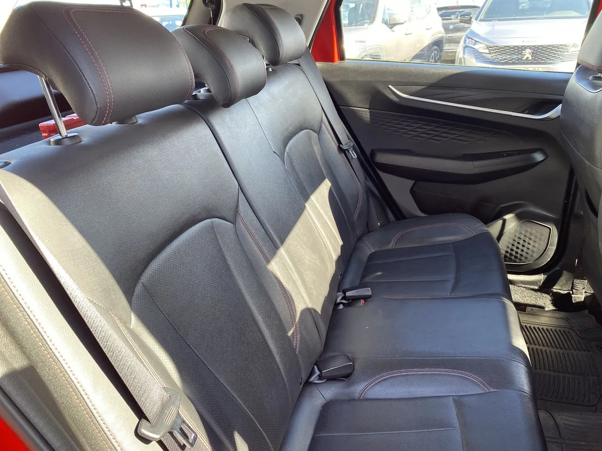 Geely Gx3 Pro 1.5 Gf 4x2 Cvt At 5p año 2025