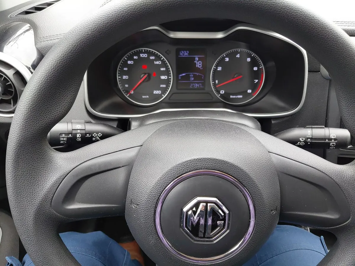 MG Mg Zs 1.5 Std 4x2 Mt 5p año 2024