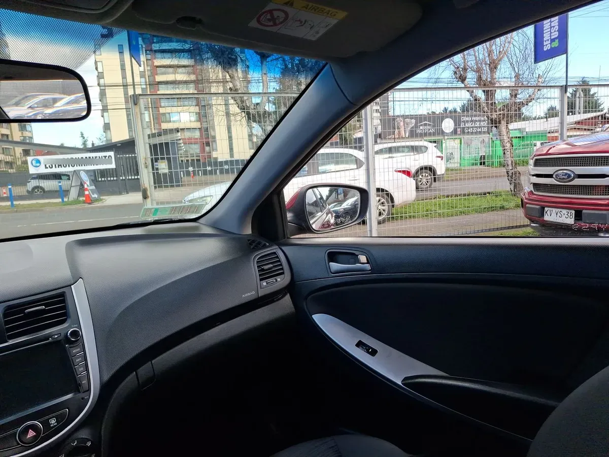 Hyundai Accent 1.4 Gl 4x2 2ab Mt 4p año 2019