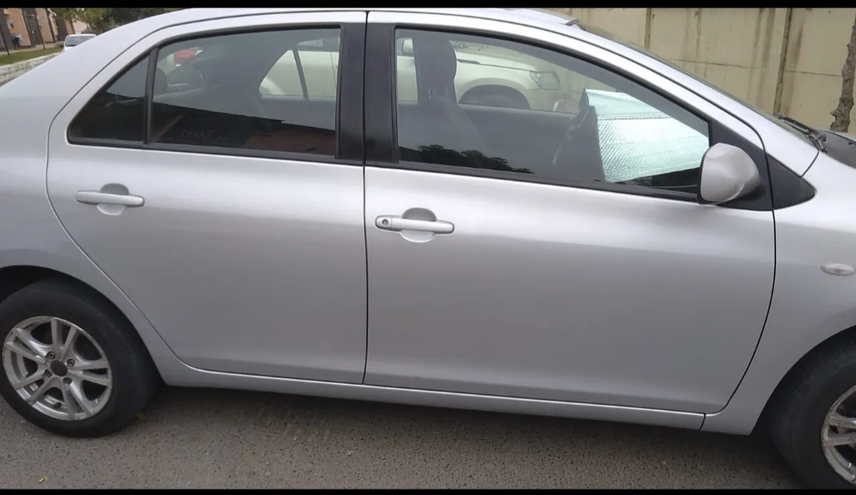TOYOTA YARIS 1.5 Sedan Gli Mt año 2007