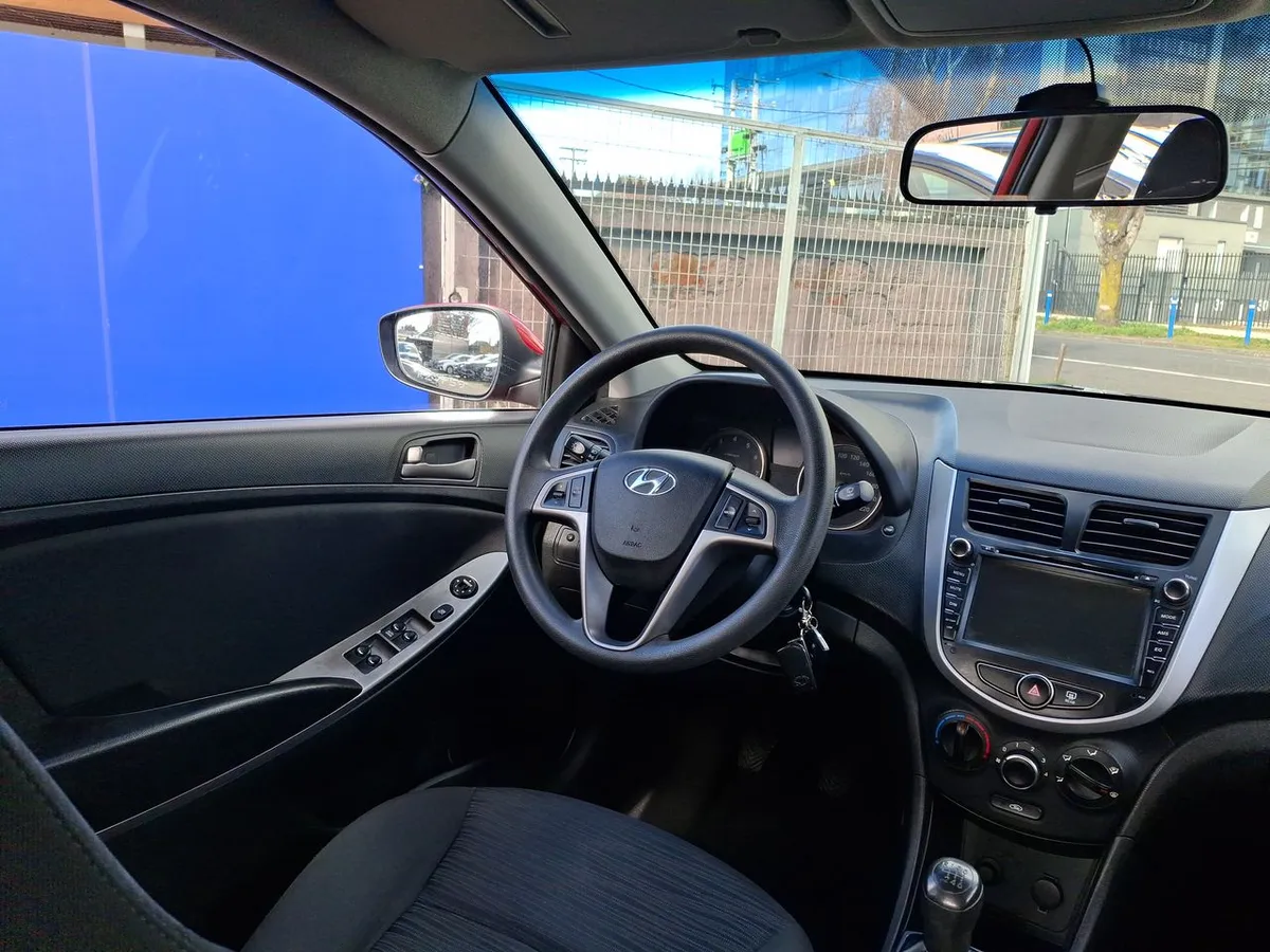 Hyundai Accent 1.4 Gl 4x2 2ab Mt 4p año 2019