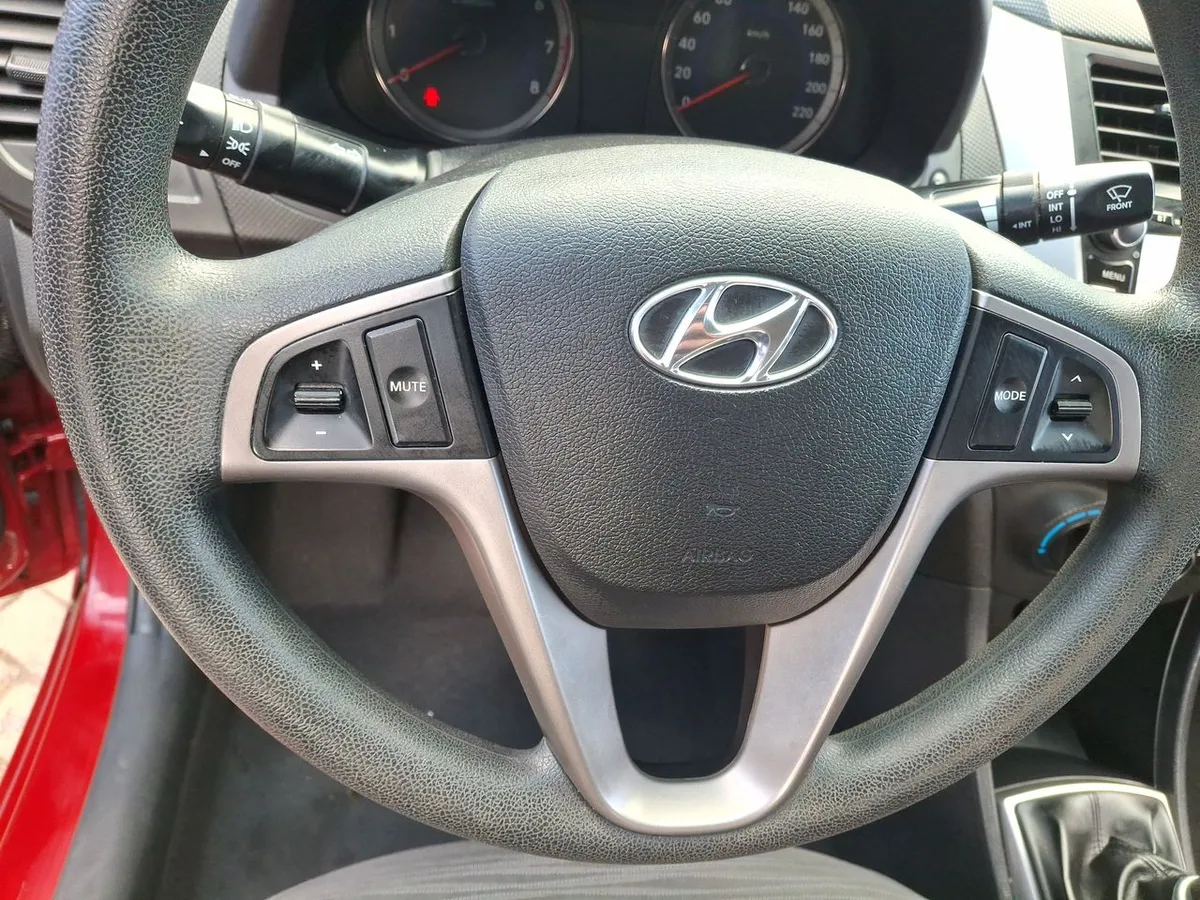 Hyundai Accent 1.4 Gl 4x2 2ab Mt 4p año 2019