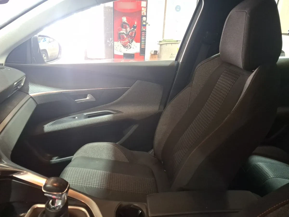 Peugeot 3008 1.2 Active Puretech 4x2 130 Mt6 5p año 2021
