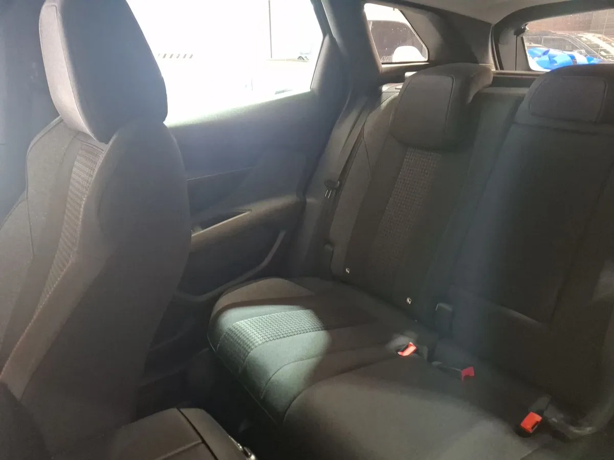 Peugeot 3008 1.2 Active Puretech 4x2 130 Mt6 5p año 2021
