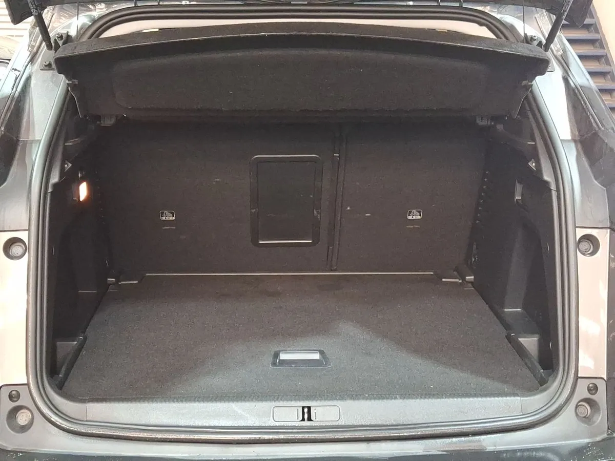 Peugeot 3008 1.2 Active Puretech 4x2 130 Mt6 5p año 2021