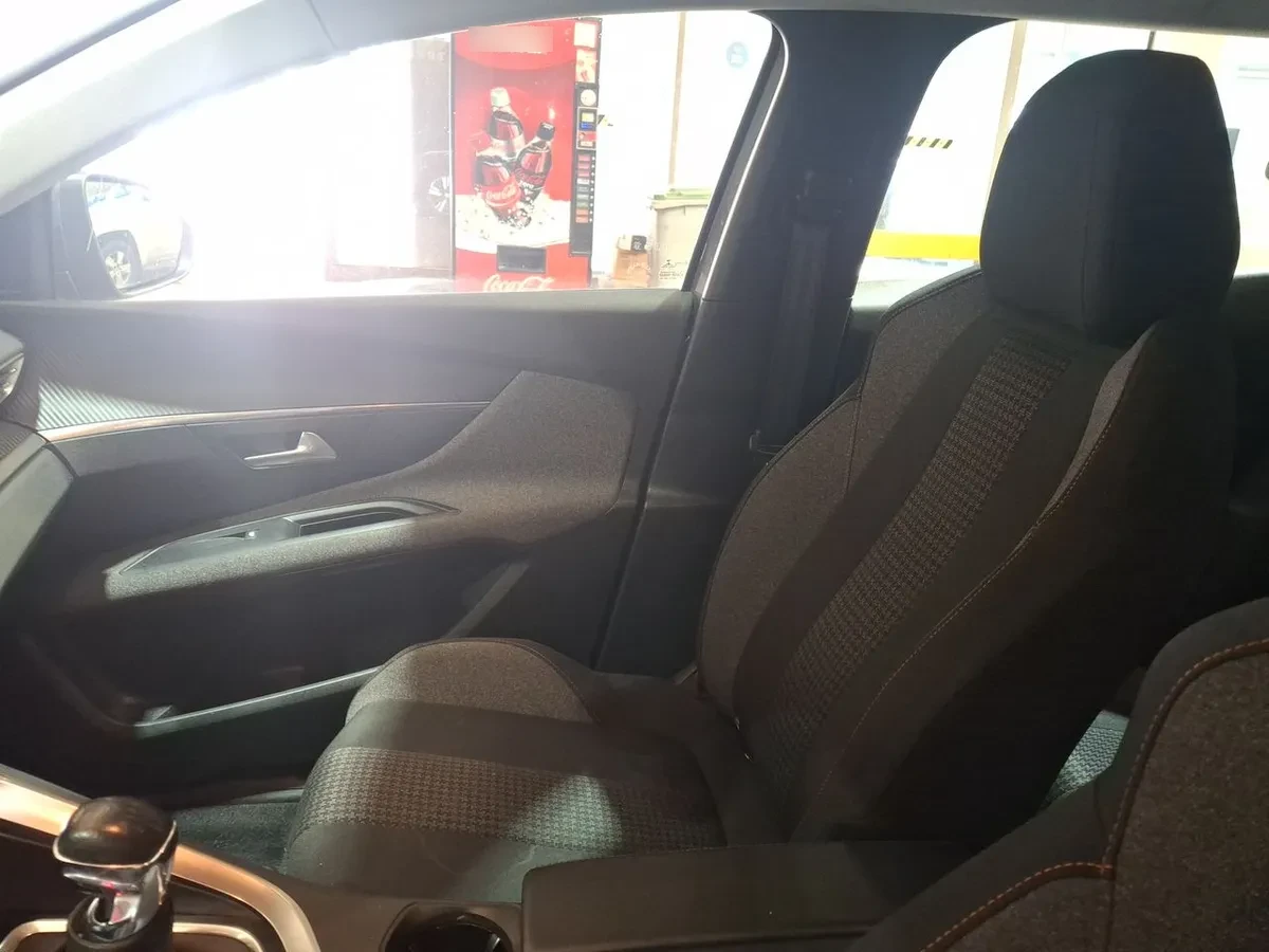 Peugeot 3008 1.2 Active Puretech 4x2 130 Mt6 5p año 2021