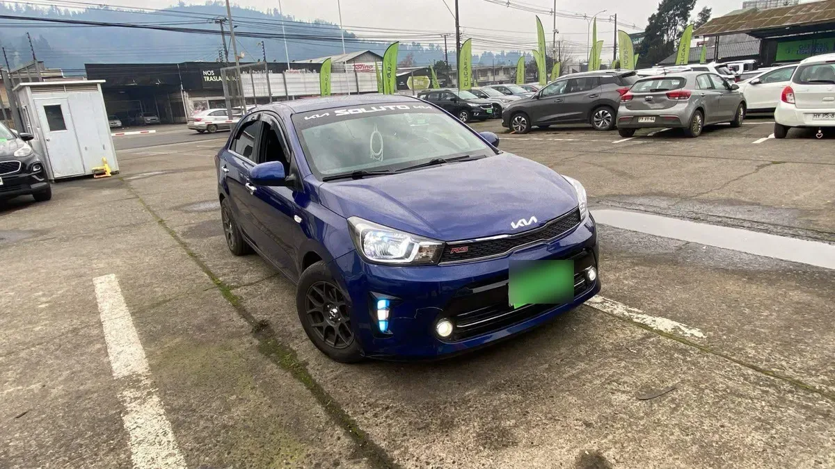 Kia Soluto 1.4 Lx 4x2 E6 Mt 4p año 2023