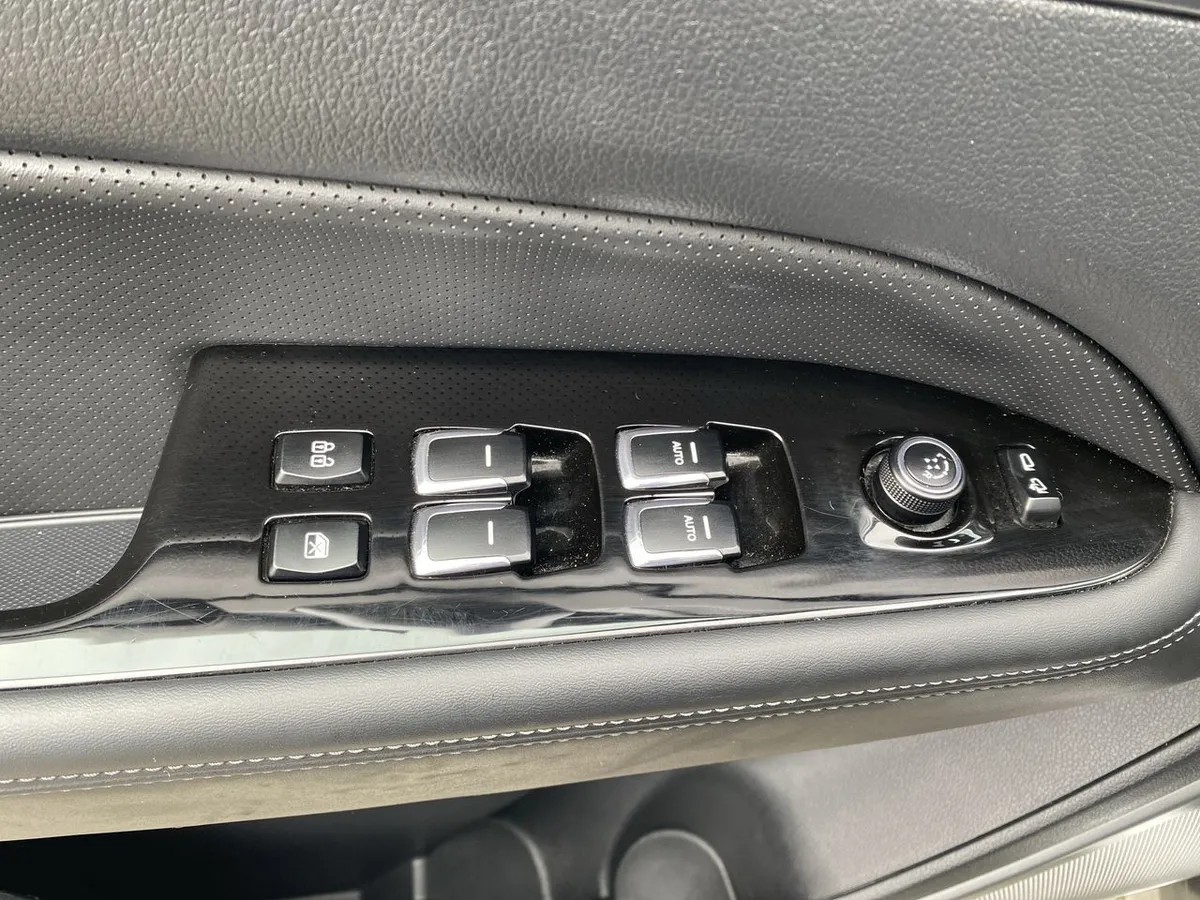 Ssangyong Rexton 2.2t Glx Diesel 4x4 6ab Nueva Radio 8at 5p año 2026