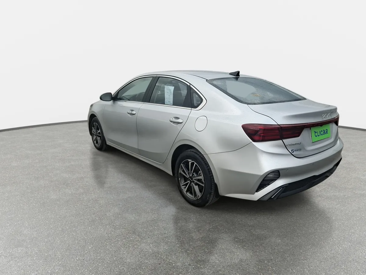 Kia Cerato 1.6 Ex Full 4x2 6at 4p año 2023