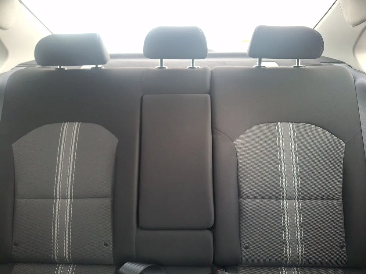 Kia Cerato 1.6 Ex Full 4x2 6at 4p año 2023