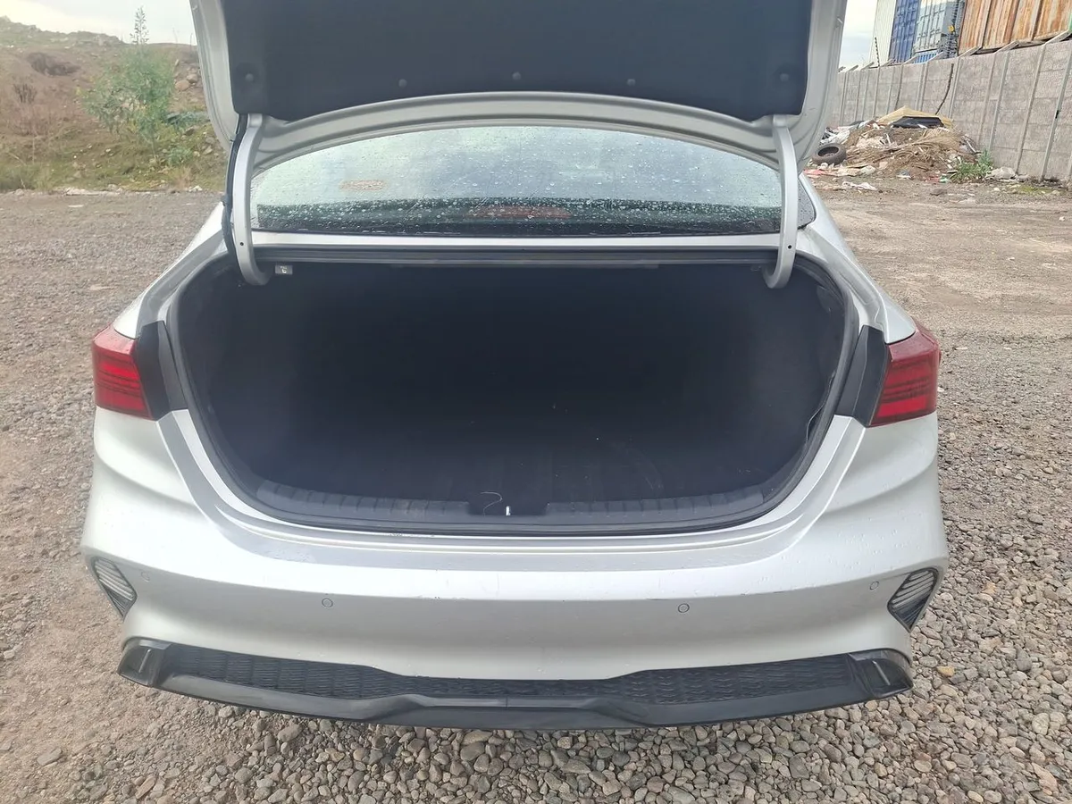 Kia Cerato 1.6 Ex Full 4x2 6at 4p año 2023