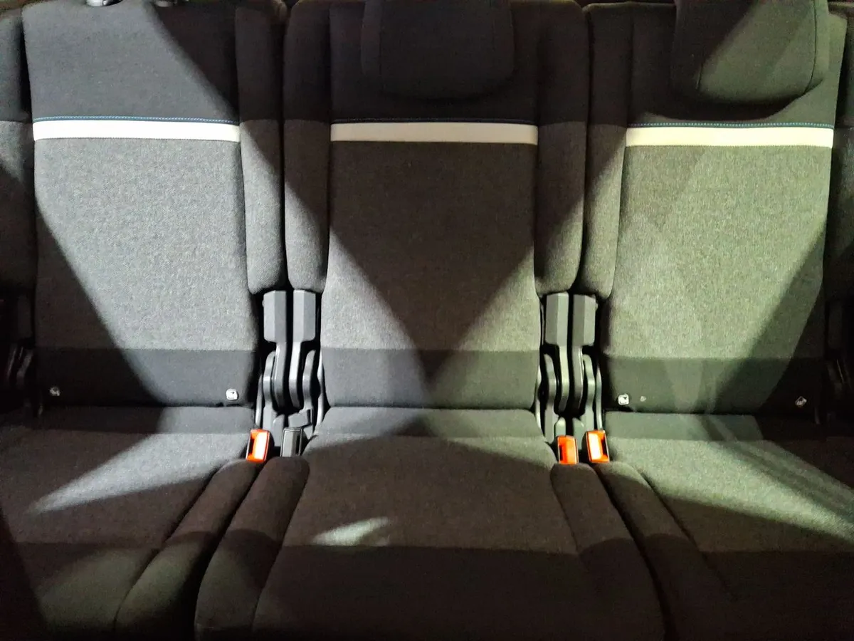 Citroen C5 Aircross 1.5 Feel Pack Diesel 4x2 130 Ss Eat8 At 5p año 2024