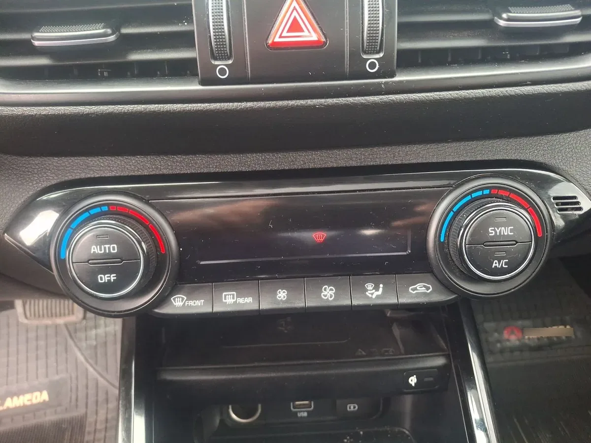 Kia Cerato 1.6 Ex Full 4x2 6at 4p año 2023