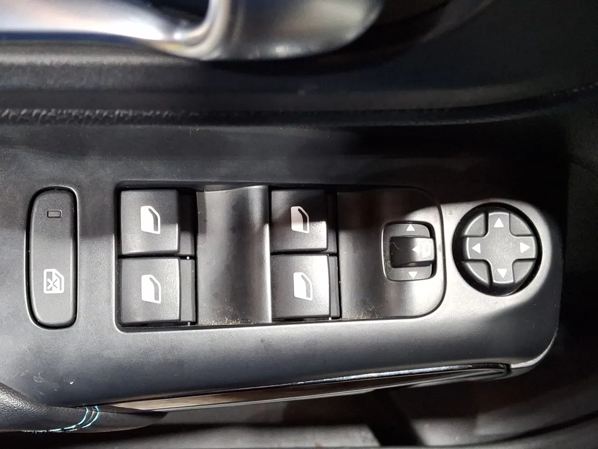 Citroen C5 Aircross 1.5 Feel Pack Diesel 4x2 130 Ss Eat8 At 5p año 2024