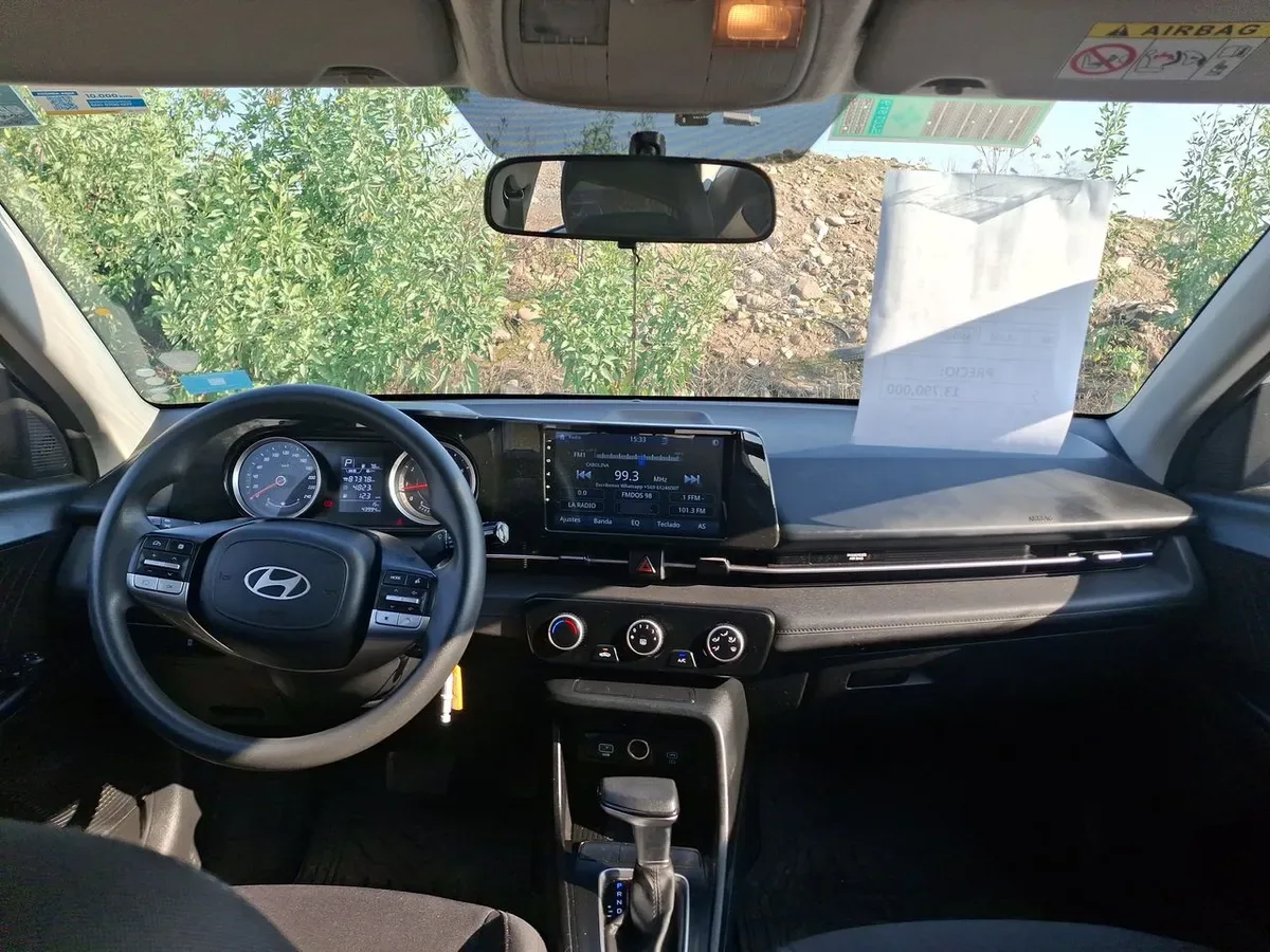 Hyundai Accent 1.5 Plus 4x2 At 4p año 2024