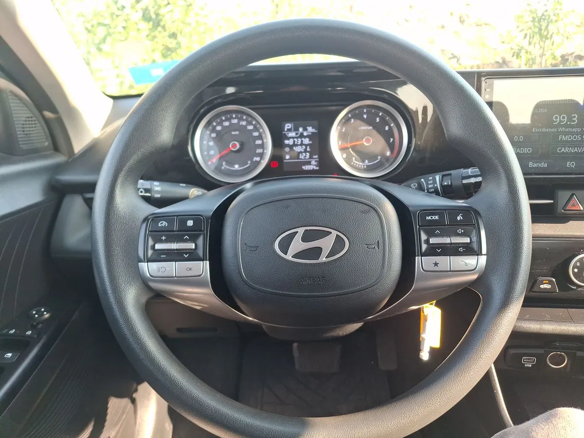 Hyundai Accent 1.5 Plus 4x2 At 4p año 2024