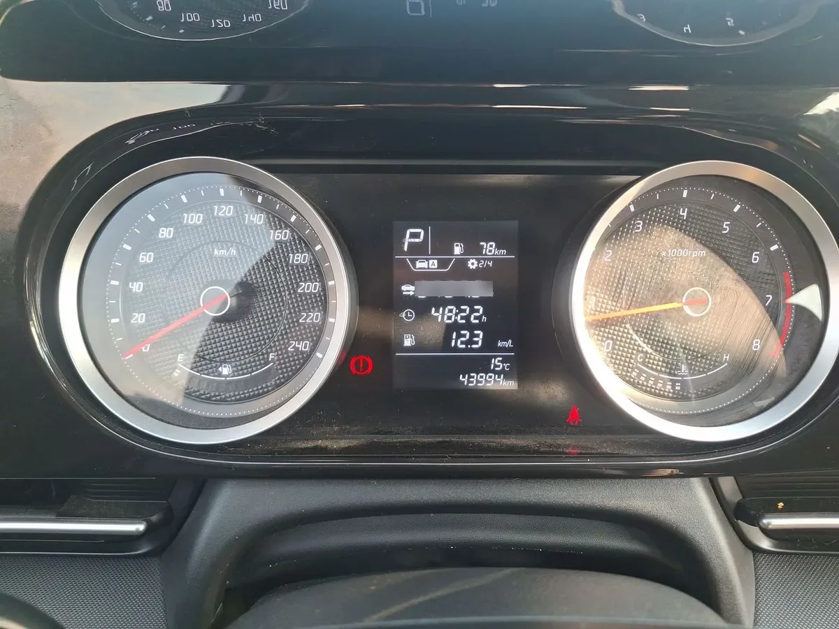 Hyundai Accent 1.5 Plus 4x2 At 4p año 2024